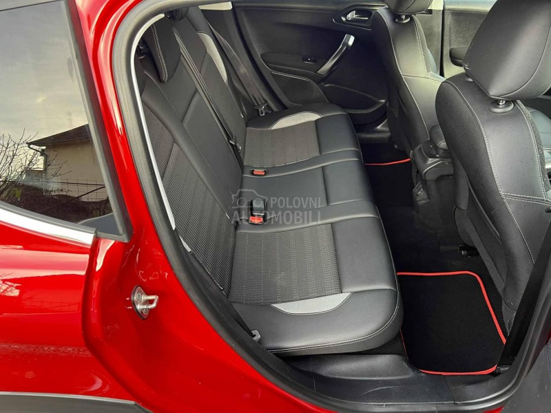 Peugeot 2008 1.2i/Allure/Kam/Led