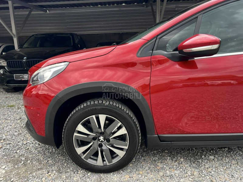 Peugeot 2008 1.2i/Allure/Kam/Led