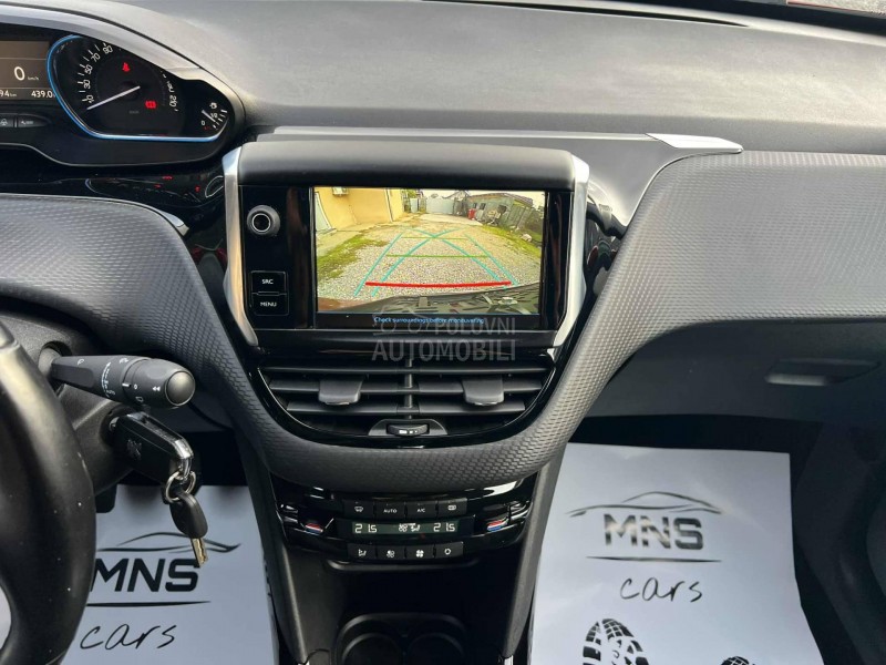 Peugeot 2008 1.2i/Allure/Kam/Led