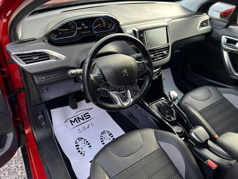 Peugeot 2008 1.2i/Allure/Kam/Led