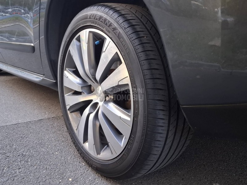 Peugeot 3008 1.6e HDI ALLURE