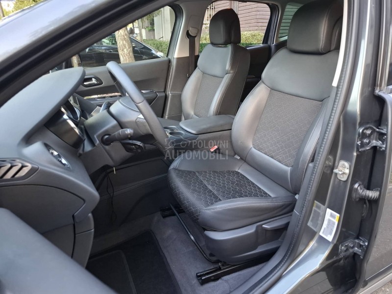 Peugeot 3008 1.6e HDI ALLURE
