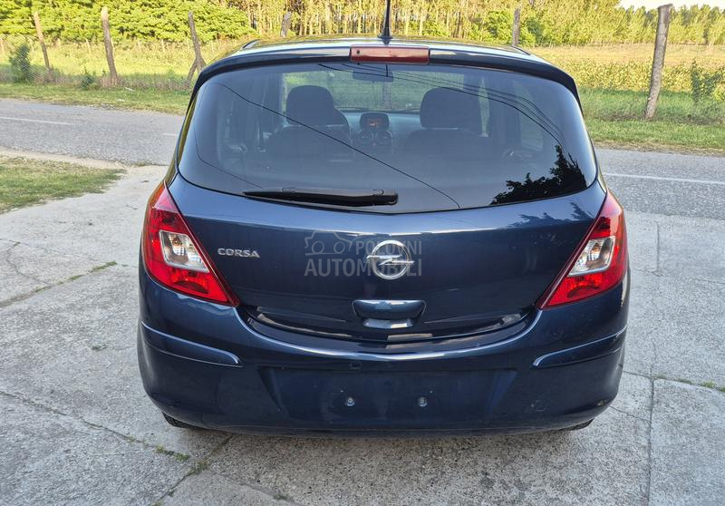 Opel Corsa D 1.2i   T.N.G