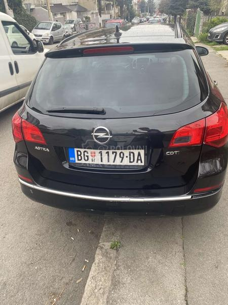 Opel Astra J 