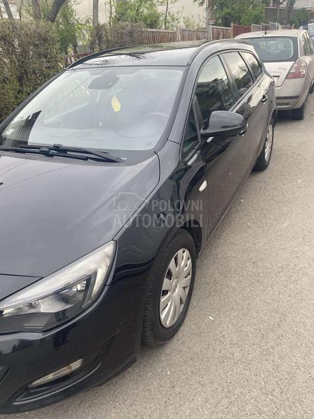 Opel Astra J 