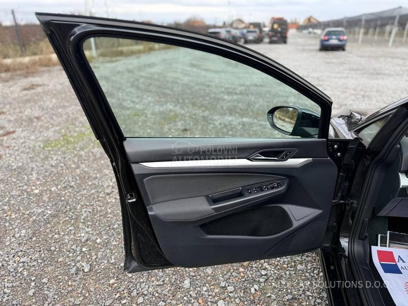 Volkswagen Golf 8 1.5 Etsi Business