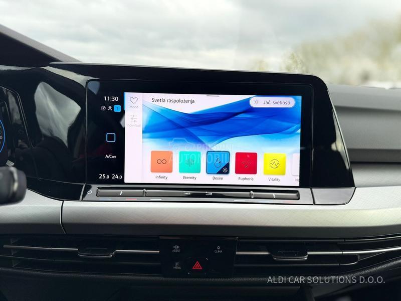 Volkswagen Golf 8 1.5 Etsi Business