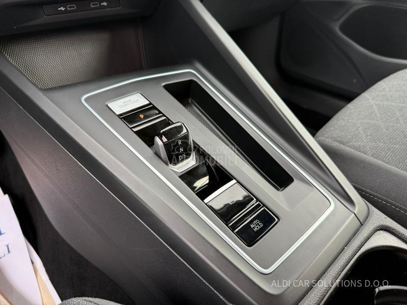 Volkswagen Golf 8 1.5 Etsi Business