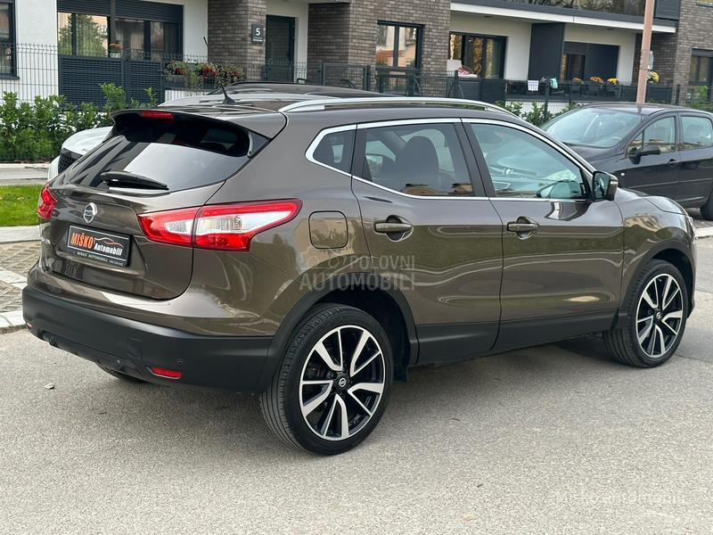 Nissan Qashqai 1.6 DCI 4x4 Kam Pano