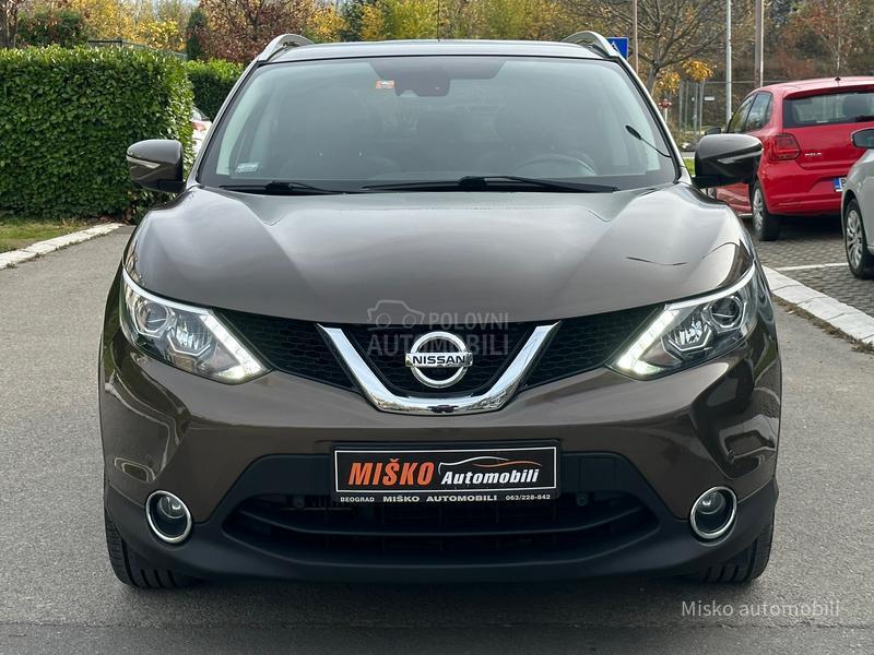 Nissan Qashqai 1.6 DCI 4x4 Kam Pano