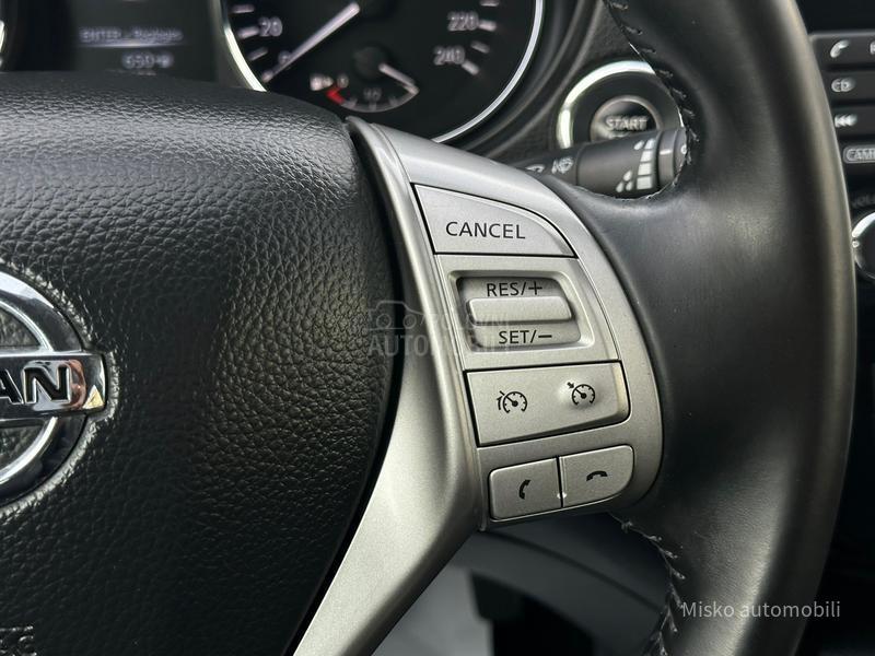 Nissan Qashqai 1.6 DCI 4x4 Kam Pano