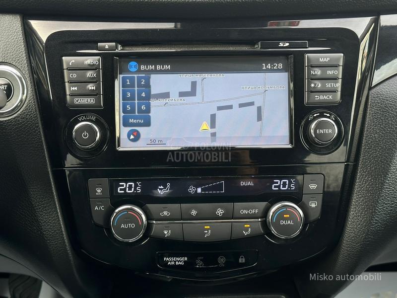Nissan Qashqai 1.6 DCI 4x4 Kam Pano