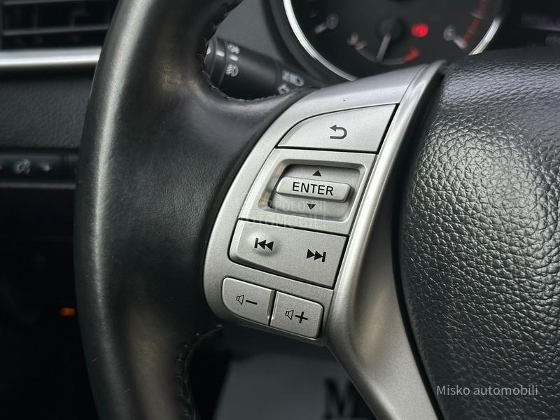 Nissan Qashqai 1.6 DCI 4x4 Kam Pano