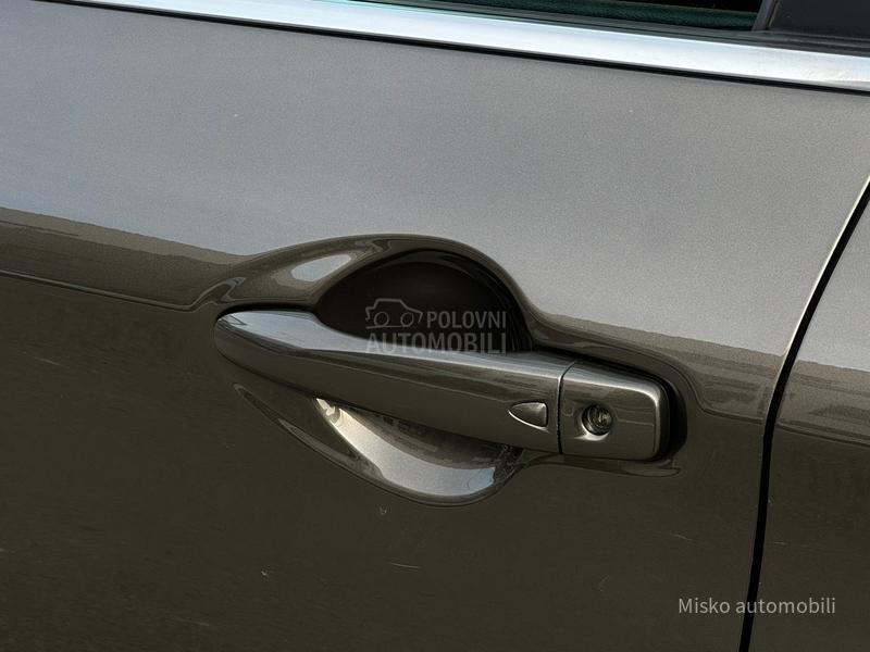 Nissan Qashqai 1.6 DCI 4x4 Kam Pano