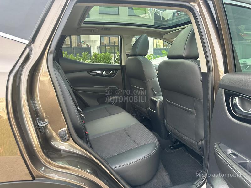 Nissan Qashqai 1.6 DCI 4x4 Kam Pano