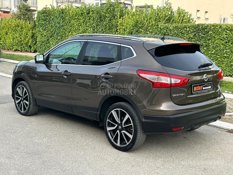 Nissan Qashqai 1.6 DCI 4x4 Kam Pano