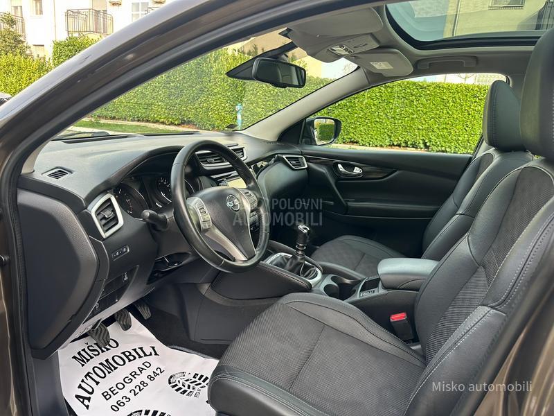 Nissan Qashqai 1.6 DCI 4x4 Kam Pano
