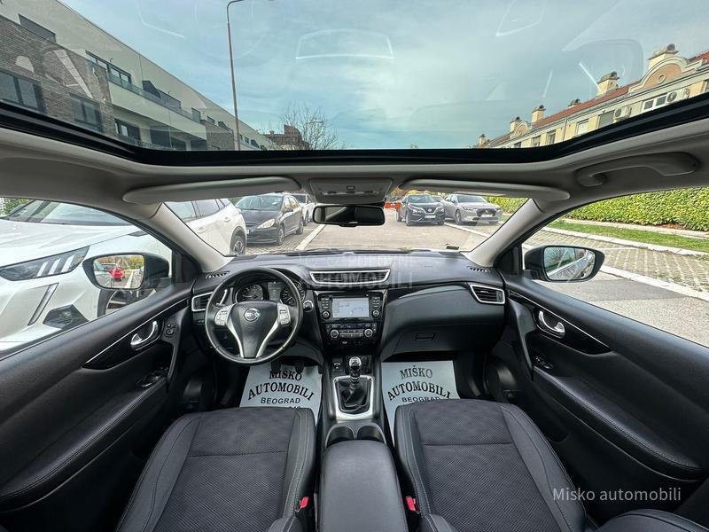 Nissan Qashqai 1.6 DCI 4x4 Kam Pano