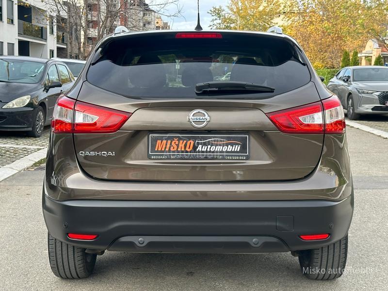 Nissan Qashqai 1.6 DCI 4x4 Kam Pano