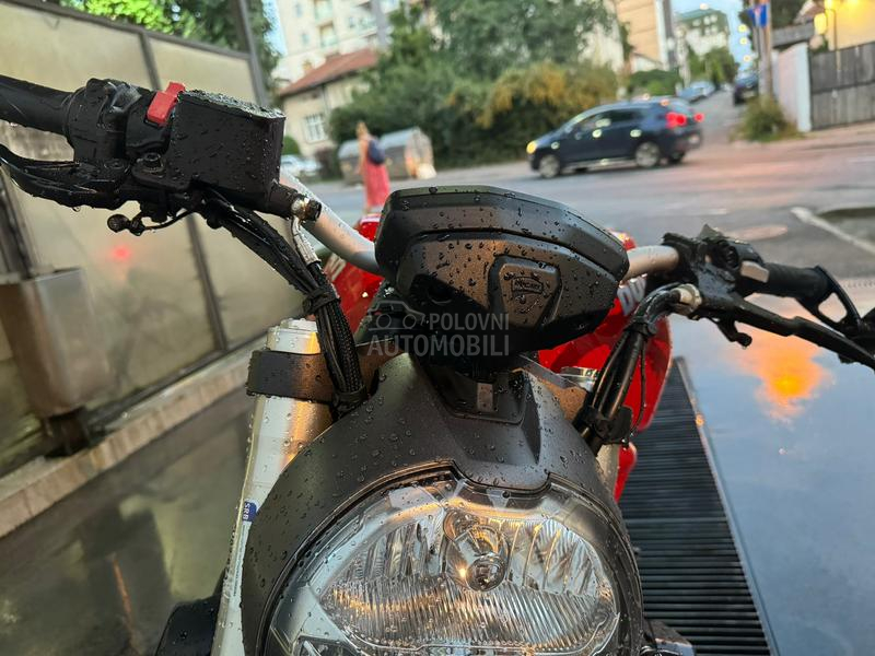 Ducati Monster 821