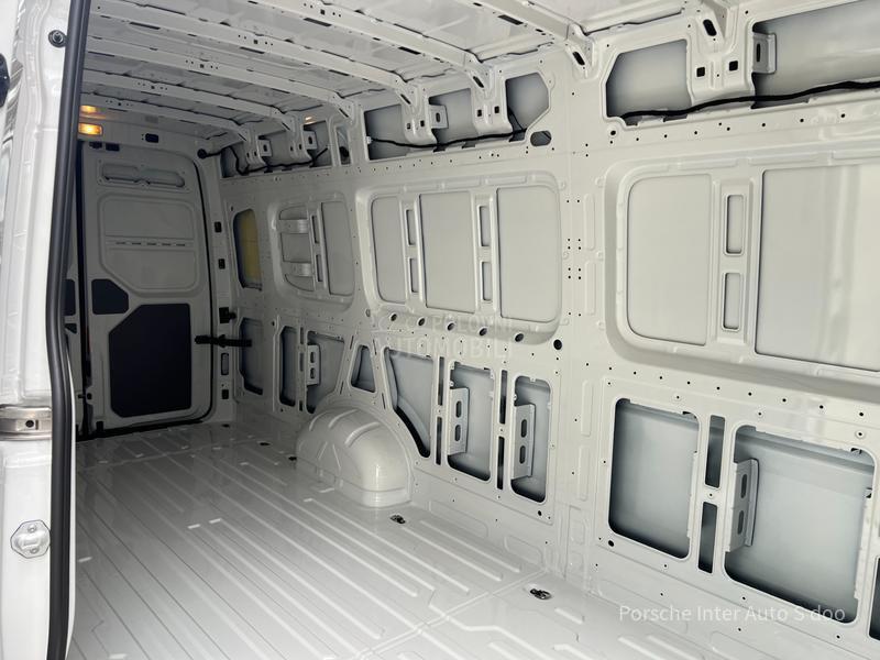 Volkswagen Crafter 2.0 TDI  FURGON 35 LRX