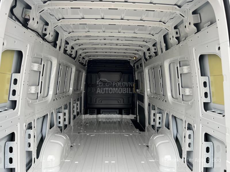 Volkswagen Crafter 2.0 TDI  FURGON 35 LRX