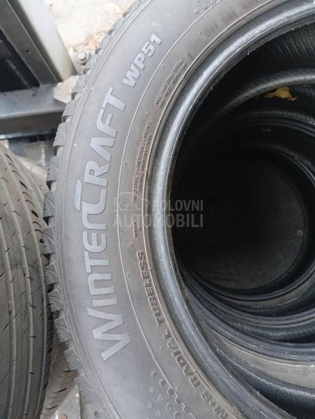 Kumho 225/60 R17 Zimska