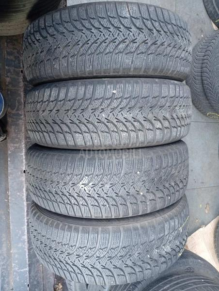 Kumho 225/60 R17 Zimska