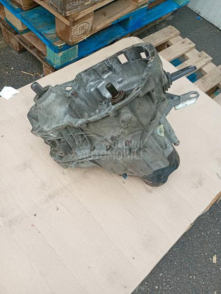 MENJAČ ZA  LOGANA 2008god. 1.6