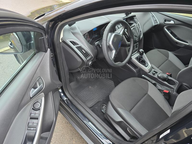 Ford Focus 1.6 obican motor
