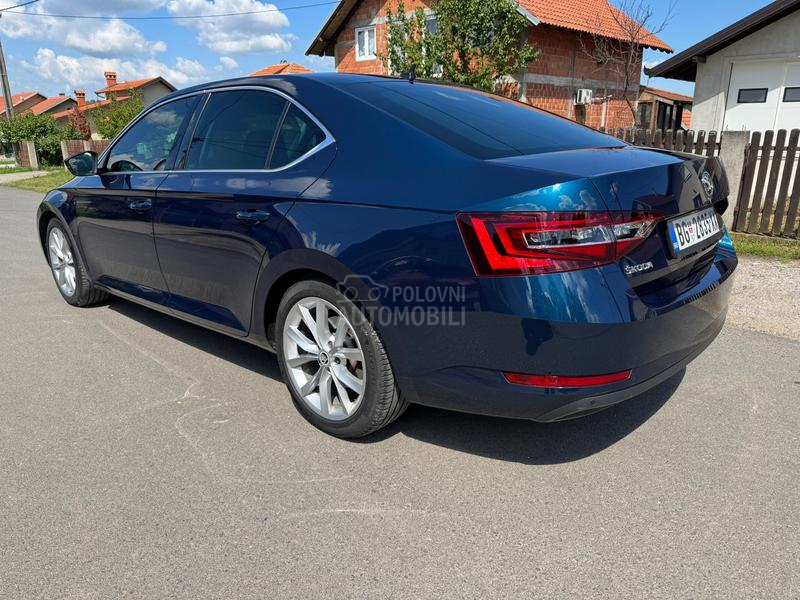 Škoda Superb 