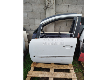 Prednja leva vrata  Y474 za Opel Zafira od 2005. do 2012. god.