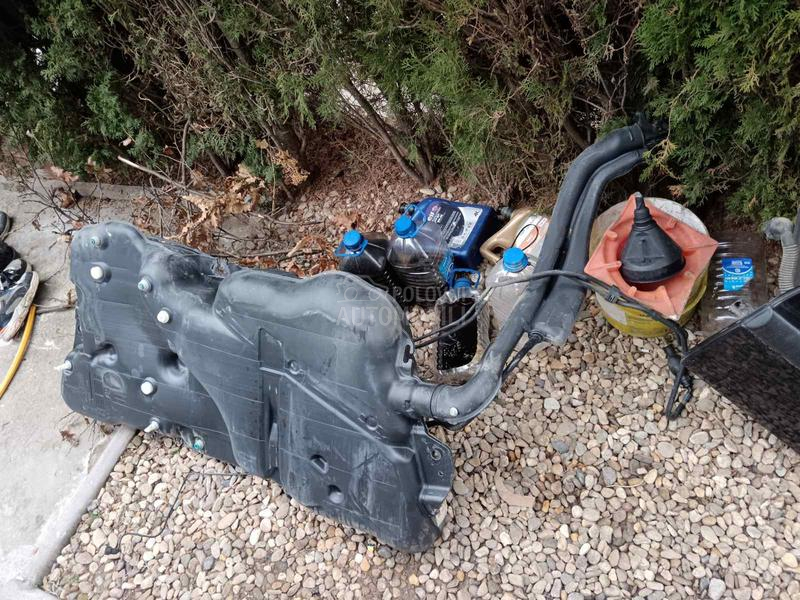 Rezervoar goriva 1.4i