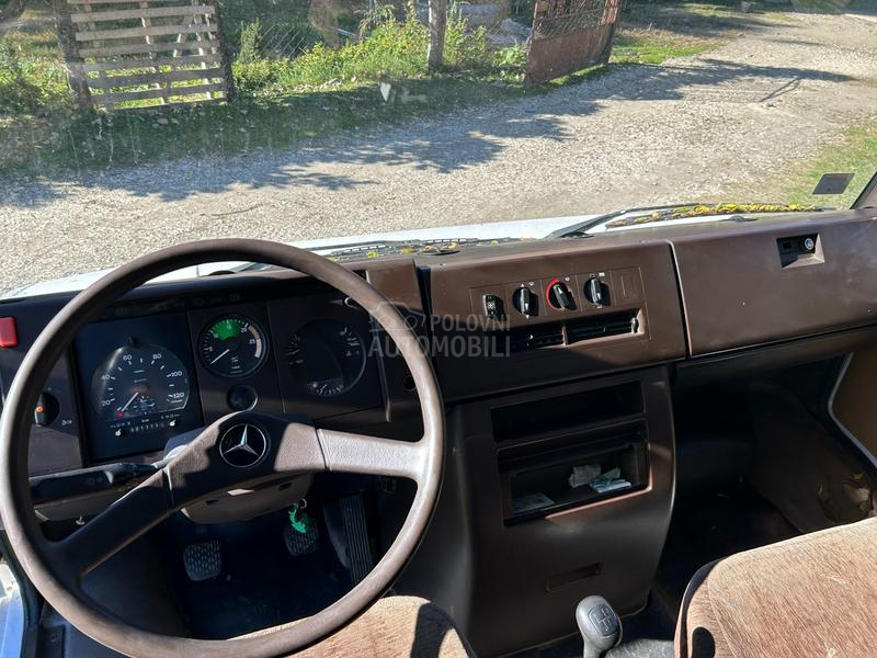Mercedes Benz 609 D VARIO