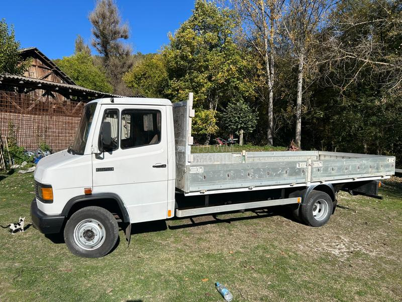 Mercedes Benz 609 D VARIO