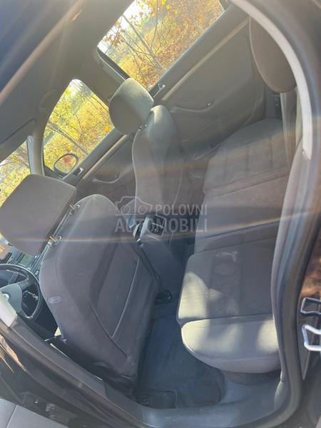 Volkswagen Golf 5 1.6fsi