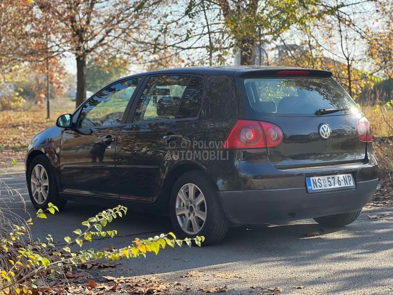 Volkswagen Golf 5 1.6fsi