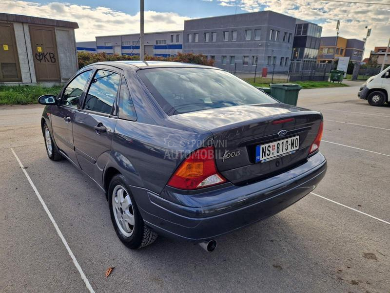 Ford Focus 1.8i