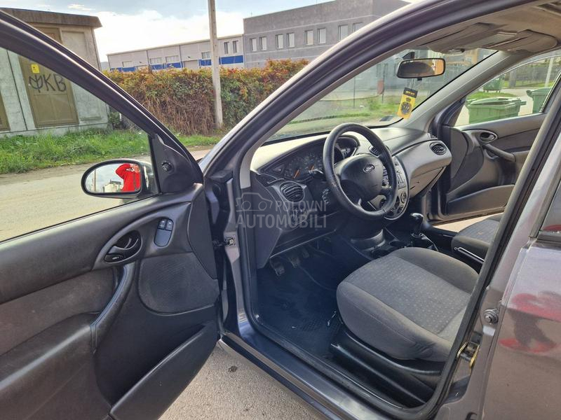 Ford Focus 1.8i