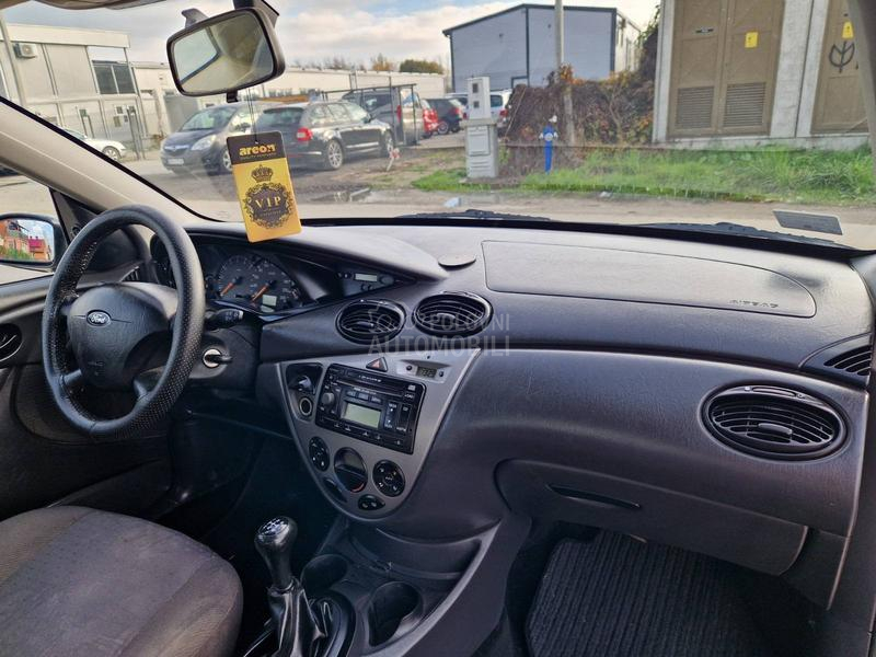 Ford Focus 1.8i