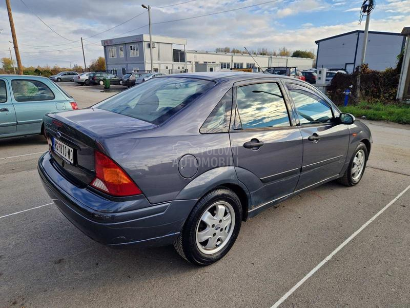 Ford Focus 1.8i