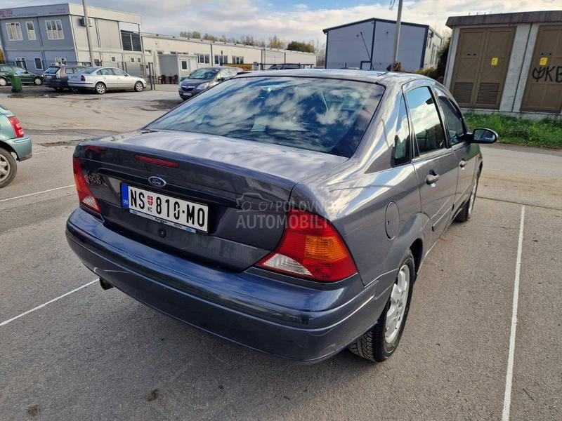 Ford Focus 1.8i