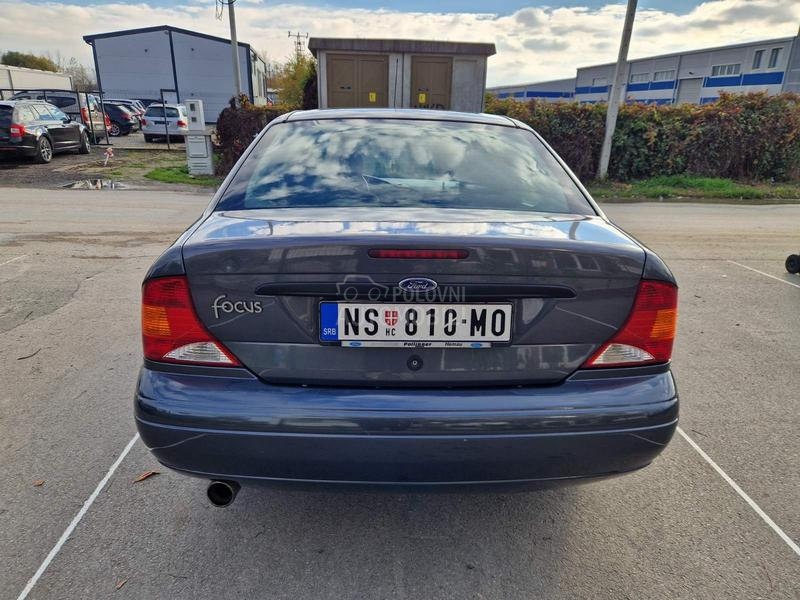 Ford Focus 1.8i