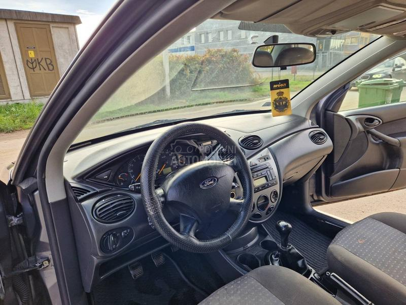 Ford Focus 1.8i