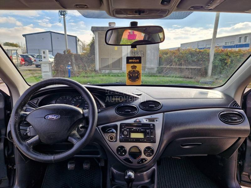Ford Focus 1.8i