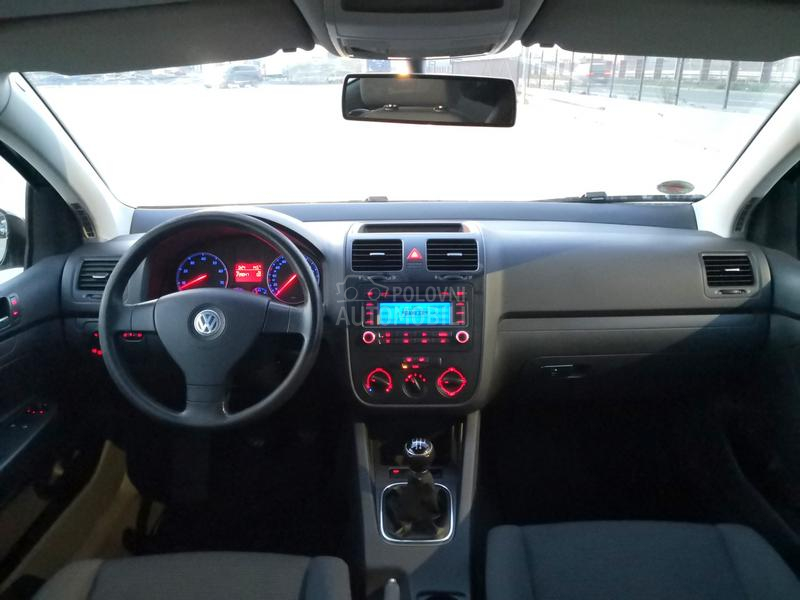 Volkswagen Golf 5 1.6/8ven/iz DE/T.O.P