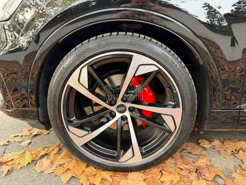 Audi Q7 Black/ 3xS line