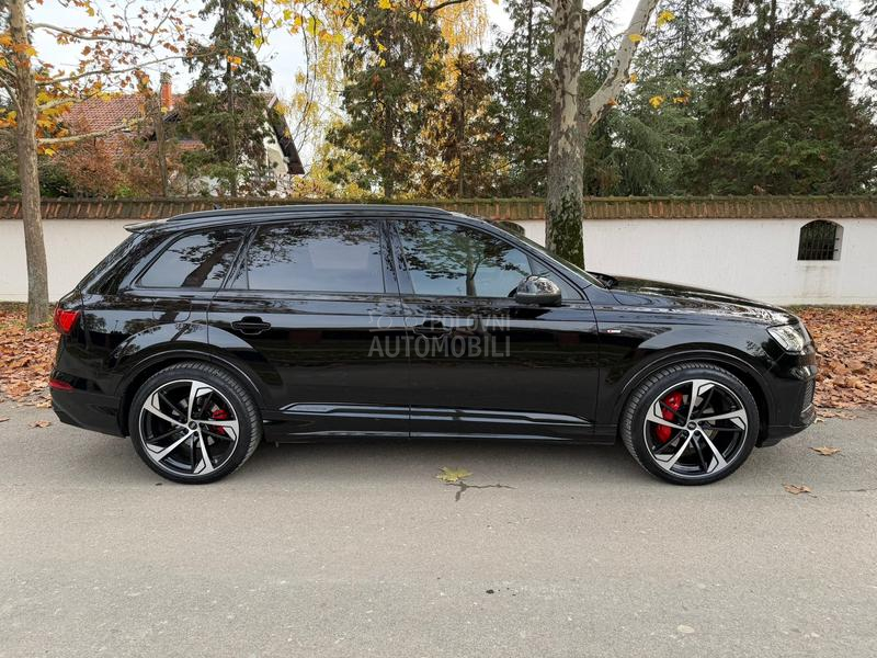 Audi Q7 Black/ 3xS line