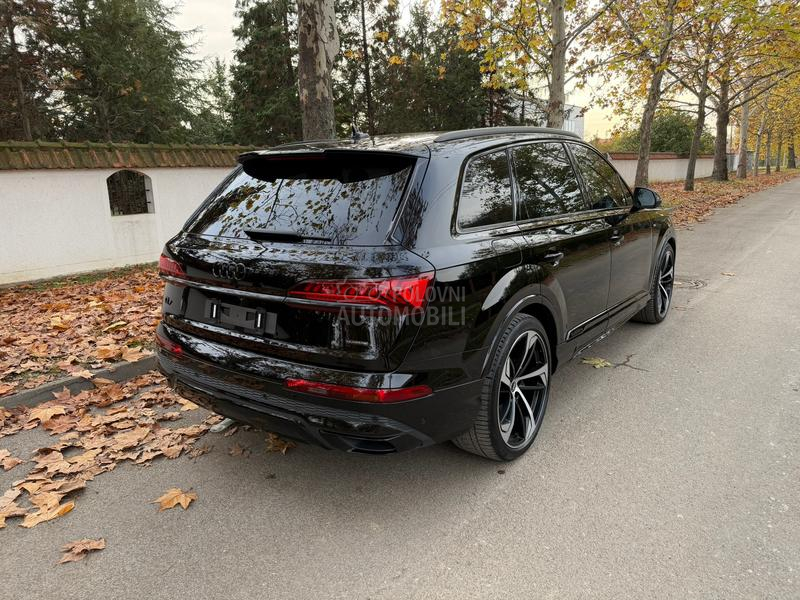 Audi Q7 Black/ 3xS line