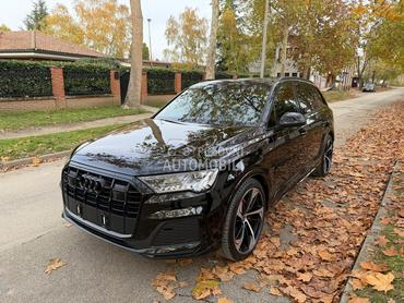 Audi Q7 Black/ 3xS line